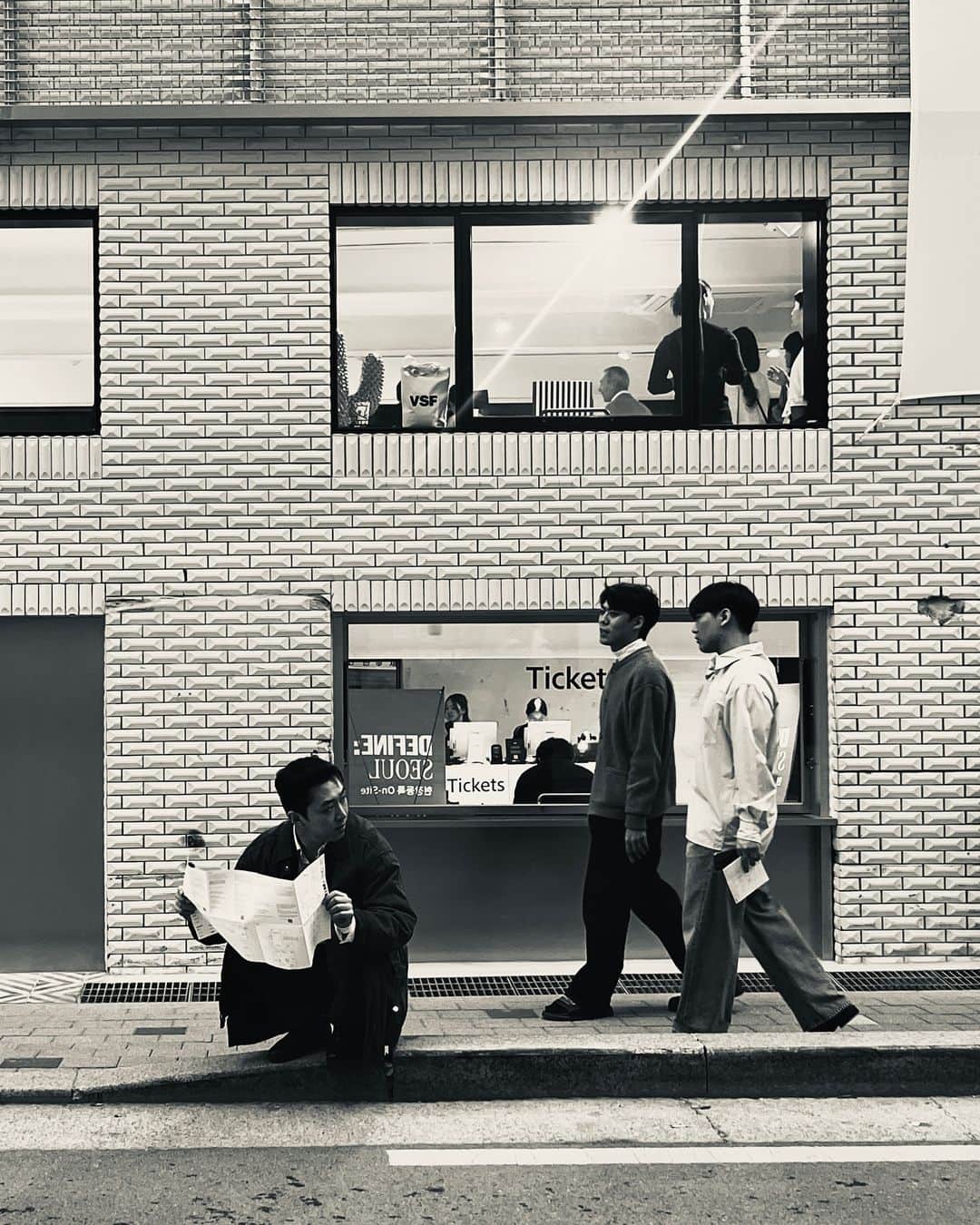 ヒョンミン のインスタグラム：「성수동 절므니🖤」