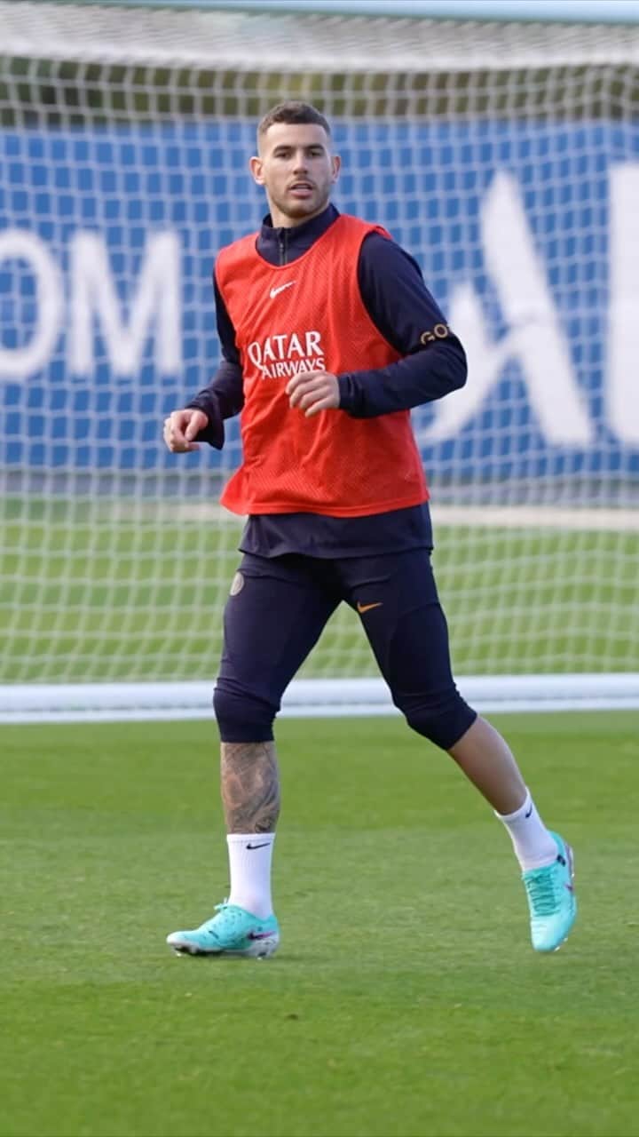 のインスタグラム：「Back to training after yesterday’s victory ! 🔙👊 Retour à l’entraînement après la victoire d’hier ! 🔙👊」