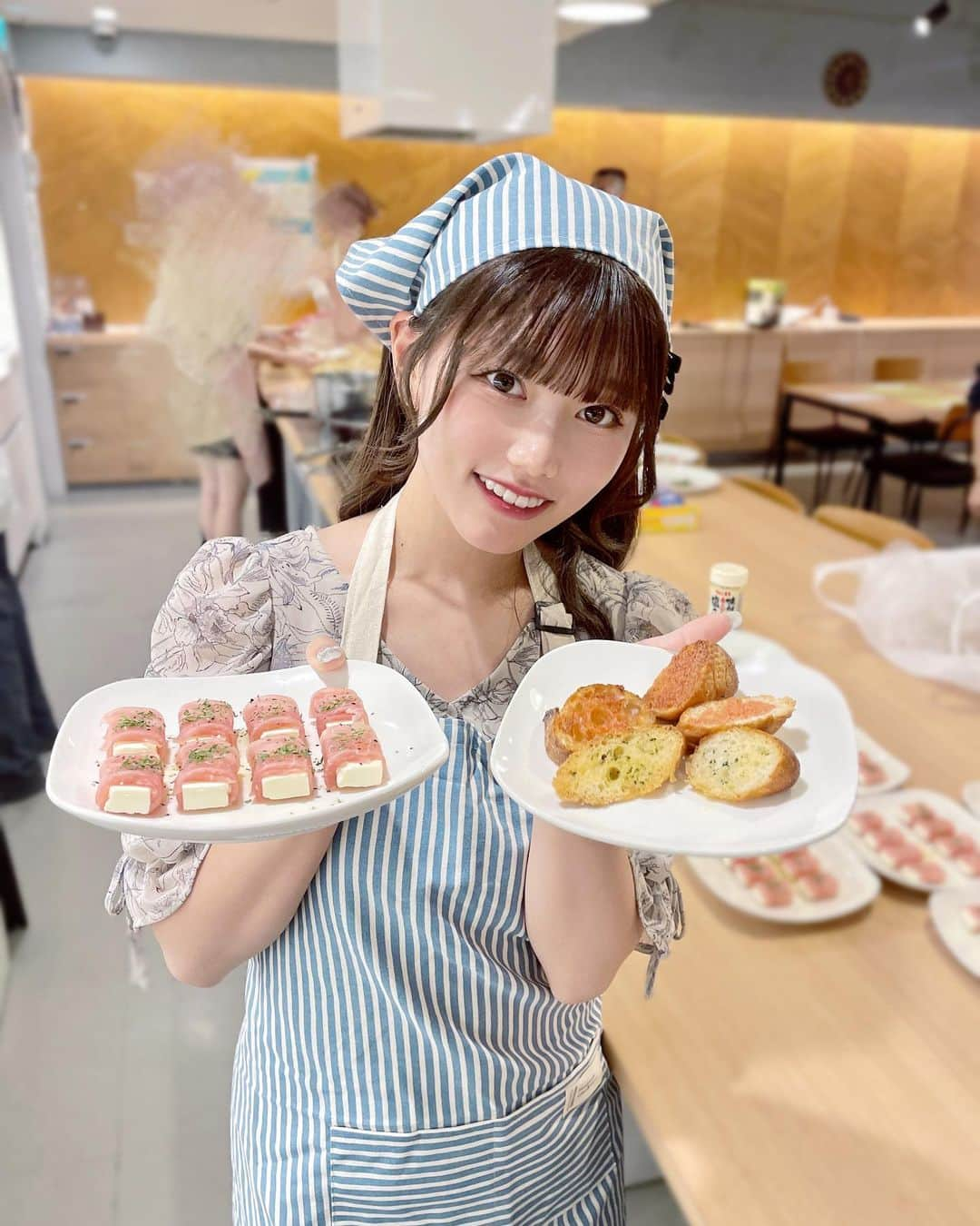 大場結女さんのインスタグラム写真 - (大場結女Instagram)「お料理オフ会ありがとうございました🍳🧂 私たちは洋食を作ったよ♪  みんなはお料理得意ー？美味しいご飯作って作って❤︎   #エプロン #エプロン女子  #キッチン #料理 #料理初心者  #簡単料理  #手料理 #オフ  #オフ会  #手作り」11月4日 23時33分 - yume.o__06