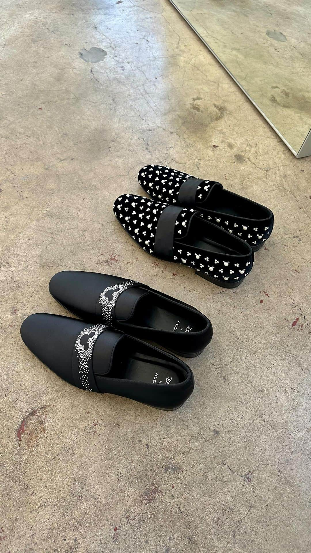 ALDO shoesのインスタグラム：「DISNEYXALDO Did someone say best dressed? Turn heads at your next holiday party in the sleek #DisneyxALDO Slip-On Loafers ✨ #ALDOShoes」