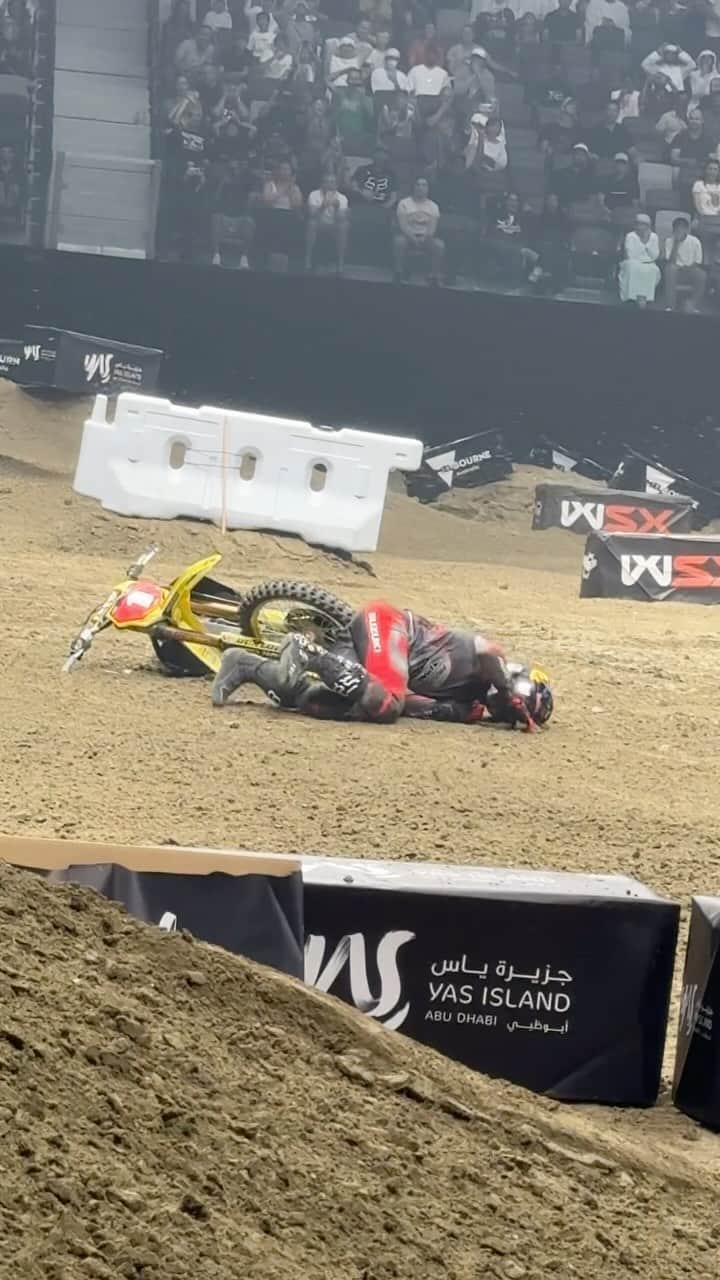 ケン・ロックゼンのインスタグラム：「Recap - WSX FINAL ONE - @kenroczen94 goes down. #FIM #WSX #Supercross #AbuDhabiGP」