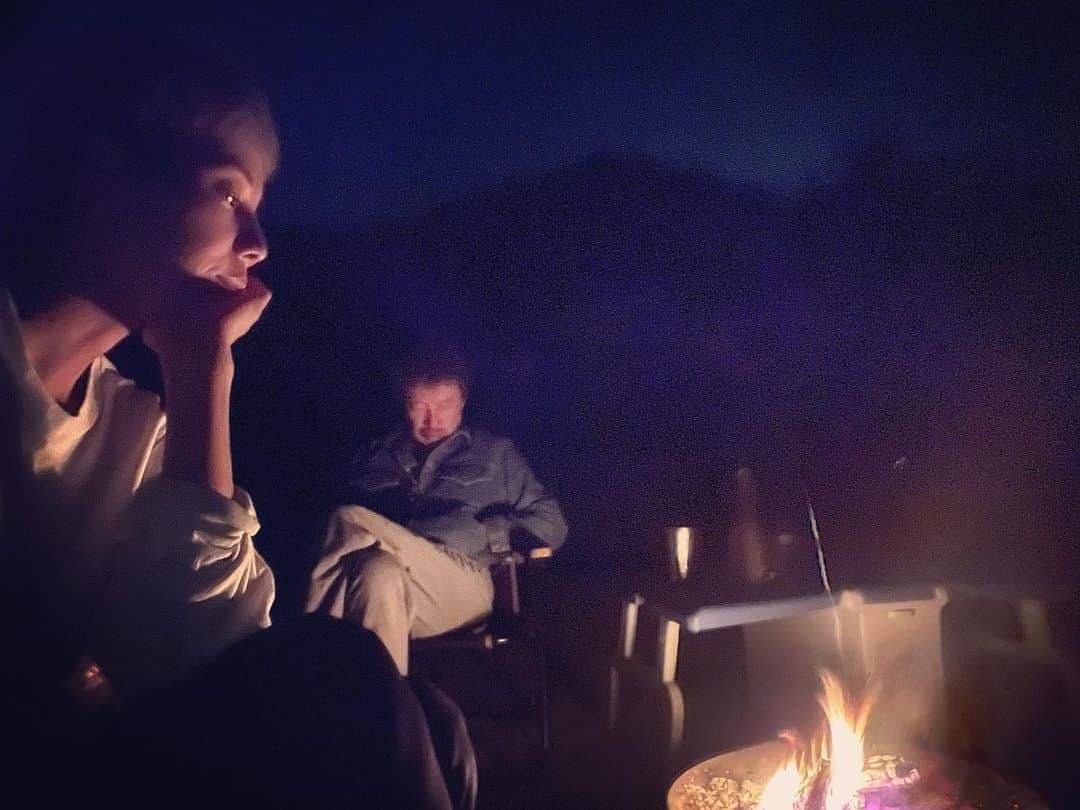 西方凌さんのインスタグラム写真 - (西方凌Instagram)「子供を寝かせて戻ったら、こちらも夢の中👨 今日は新しいテント初張りだったので疲れました。 お疲れ様😊いつもありがとう⭐️     #キャンプ #焚き火 #居眠り」11月4日 23時57分 - nishikataryo