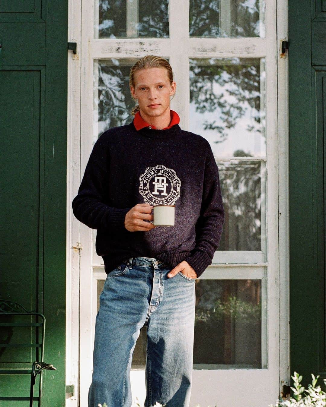 Tommy Hilfigerのインスタグラム：「Cold weather conquered. Spread seasonal warmth in preppy knits.」