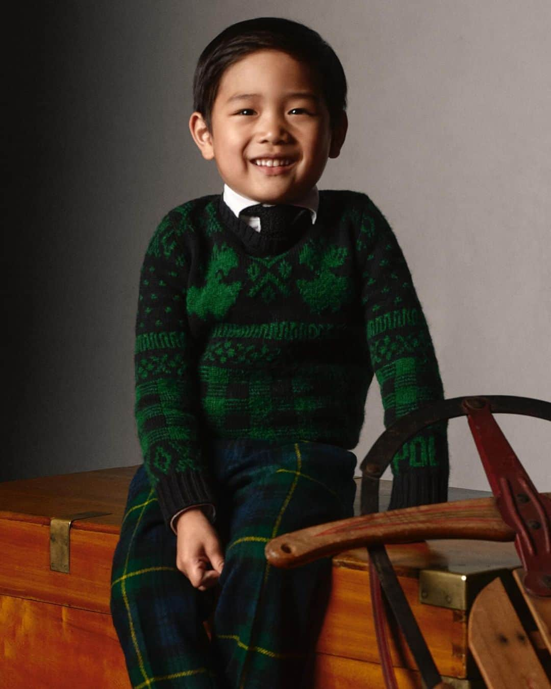 Polo Ralph Laurenさんのインスタグラム写真 - (Polo Ralph LaurenInstagram)「This season the secret to #RLKids holiday style is #PoloRalphLauren knitwear featuring seasonal-inspired motifs.   See more #PoloRLStyle via the link in bio.  #RLHoliday」11月5日 0時00分 - poloralphlauren