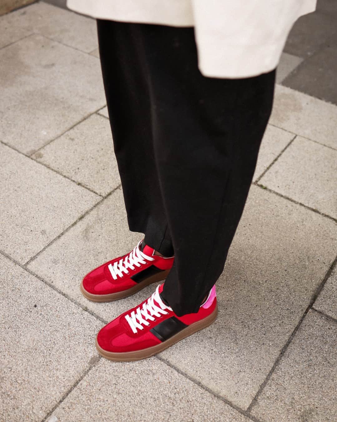 ケンネル&シュメンガーさんのインスタグラム写真 - (ケンネル&シュメンガーInstagram)「our red DRIFT sneakers are the perfect eye catcher to complete your outfit.   #kennelundschmenger #wecare #sustainable #new #fallwinter #red #redisthenewblack #handmade」11月5日 0時01分 - kennelundschmenger