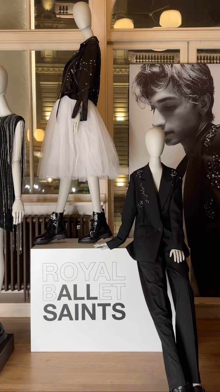 オールセインツのインスタグラム：「What did you do last night?  @royaloperahouse 🖤」