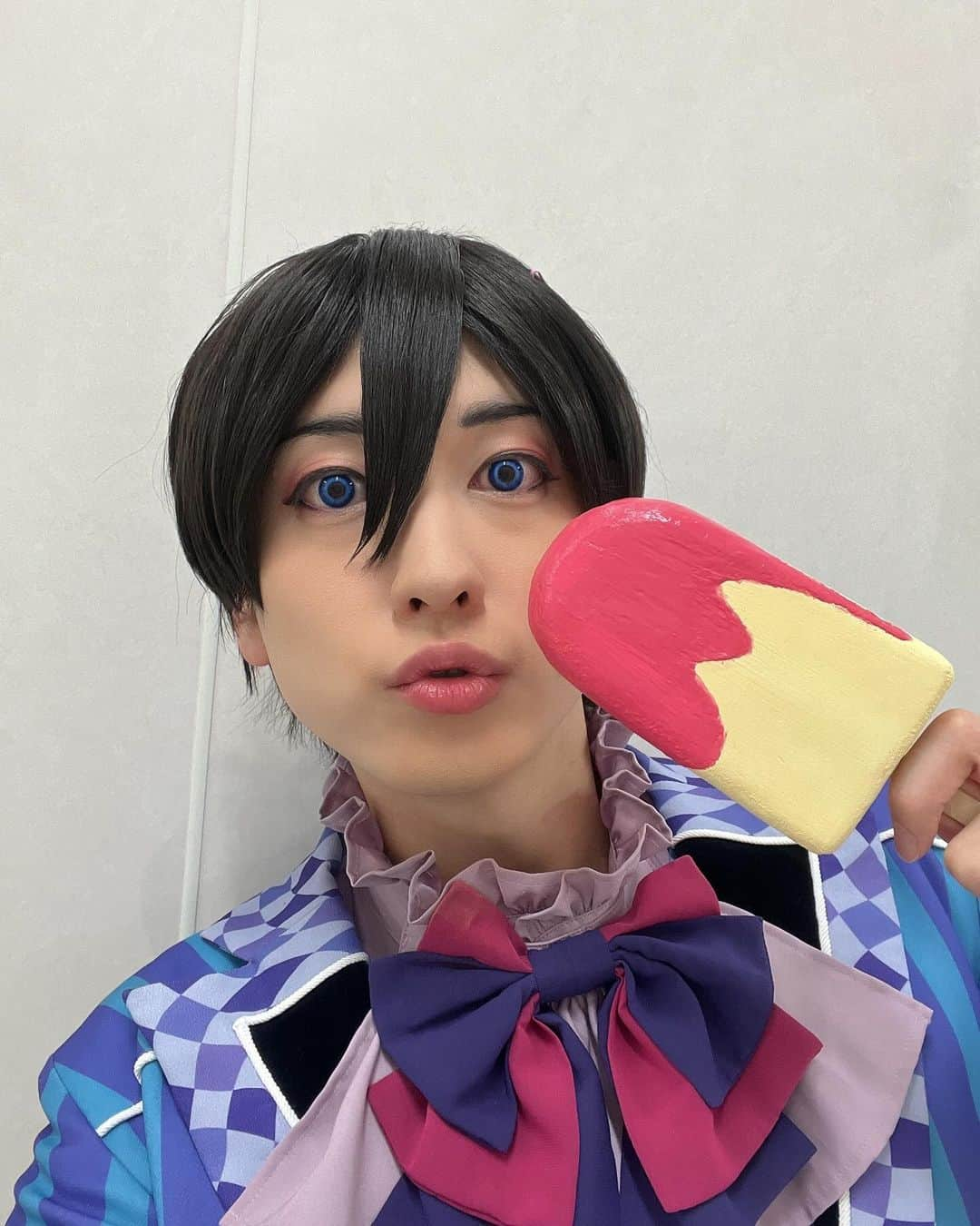 山本一慶のインスタグラム：「今日もドラマティカありがとうございました！  明日で大阪公演も終わりです！ ラスト楽しみます😚  #あんさんぶるスターズ #ドラマティカ #氷鷹北斗 #山本一慶」