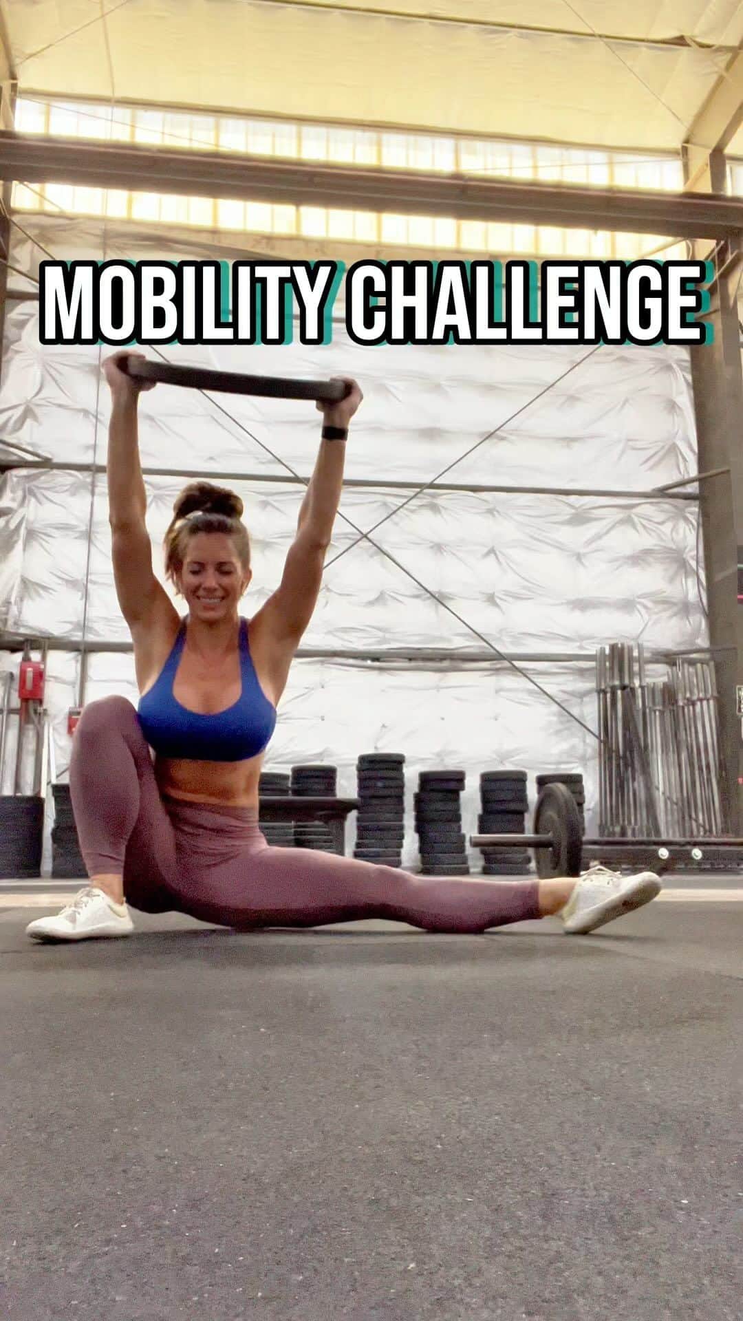 Janna Breslinのインスタグラム：「Can you do it?! 💪  Embrace mobility – not just in the body, but in life! Trying new things and challenging yourself are the keys to unlocking untapped potential because these are the stepping stones to self-discovery and personal evolution.  Imagine life as an endless playground with opportunities waiting around every corner. When we try new things, we break free from the confines of routine and familiarity.  Challenging ourselves is where the magic happens. With each challenge conquered, we unveil a new layer of resilience and a stronger version of ourselves.  The importance of mobility extends beyond the physical realm – it’s also a mindset that fuels personal growth. 🚀  #EarnYourFreedom #GTFOutside #MobilityChallenge #Mobility」