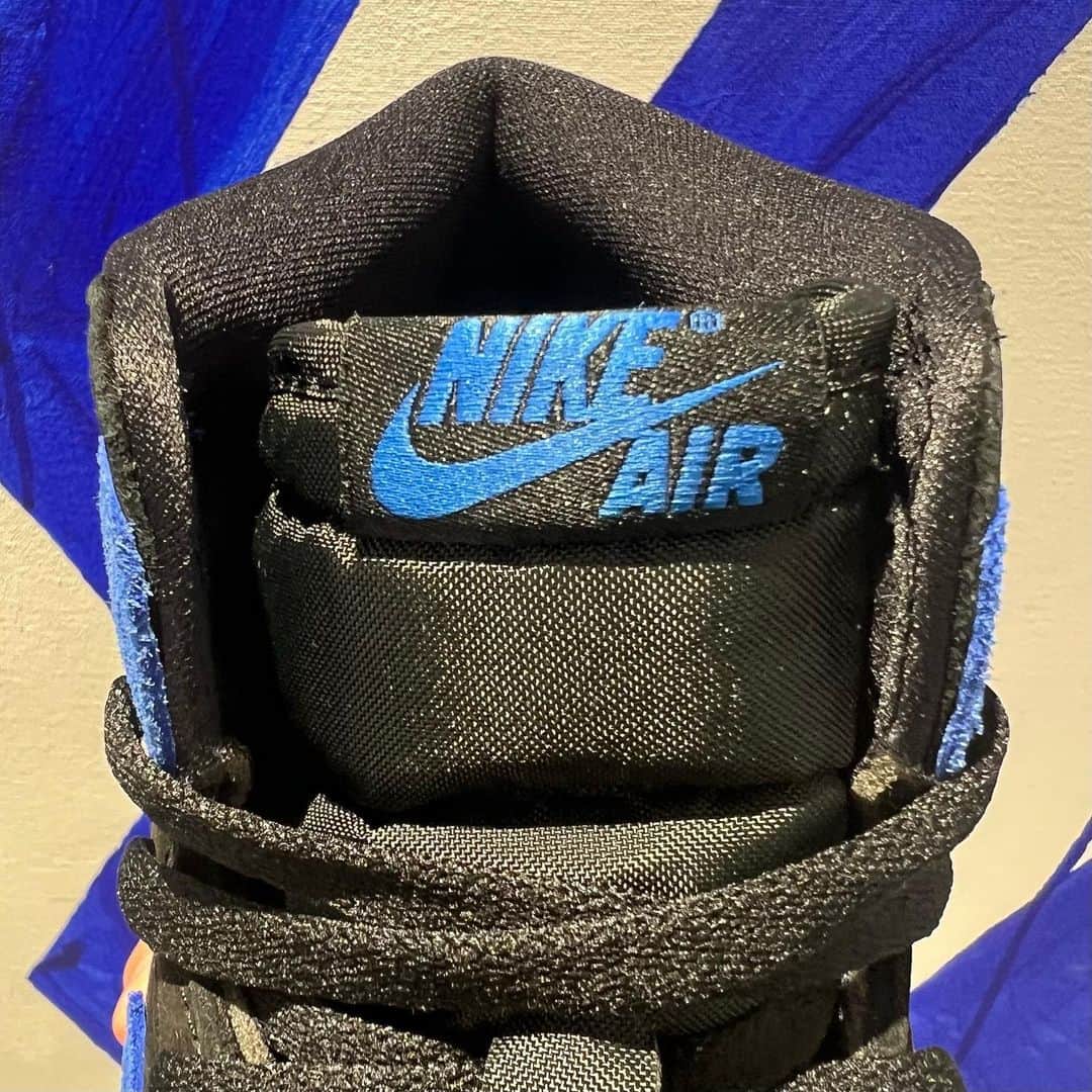 Nice Kicksさんのインスタグラム写真 - (Nice KicksInstagram)「Jordan Brand continues its Reimagined series with another must-have Air Jordan 1 ✨ The “Royal Reimagined” AJ1 is looking like a must-add to your collection! 🔥  You can cop an authentic pair right now through @ebay backed by Authenticity Guarantee at our LINK IN BIO ☑️ @ebaysneakers  #ebaysneakers #AuthenticityGuarantee #ebaypartner」11月5日 0時37分 - nicekicks