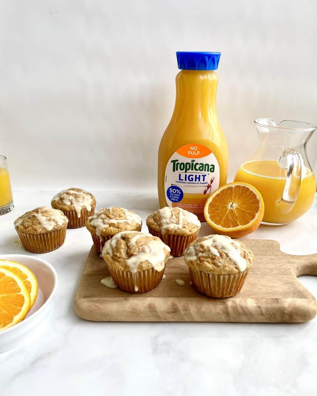 トロピカーナさんのインスタグラム写真 - (トロピカーナInstagram)「#AD Where are my muffin fans?🙋🏻‍♀️⁠ ⁠ Delighted to partner with @tropicana_juices to create these Orange Breakfast Muffins with an Orange-Infused Glaze... the perfectly sweet and nourishing way to start your morning routine.🥰⁠ ⁠ Just the thing for cold and flu season, these muffins are made with an array of immune-supporting ingredients, including Tropicana Light orange juice beverage, carrots, banana, flaxseeds, ginger, and cinnamon.⁠ ⁠ Are you familiar with Tropicana Light? It's Tropicana’s orange juice beverage, a relaunch of its Trop50 offering, and perfectly timed for cold and flu season.⁠ ⁠ Made from real oranges 🍊and no artificial sweeteners, it comes in a variety of offerings including:⁠ 🧡 Tropicana Light No Pulp Calcium + Vitamin D contains four vitamins and minerals and gives you 25% of your recommended daily value of calcium—that’s more than in a glass of milk. ⁠ 🧡 Tropicana Light Vitamin C + Zinc offers three times the vitamin C of regular orange juice for a nutrient boost.⁠ ⁠ ⤴️ Link in bio to the muffin recipe + learn more about Tropicana Light at Tropicana.com. ⁠ .⁠ .⁠ .⁠ .⁠ #tropicana #orangemuffin #healthyfoodinspo #orangejuice #momhack #momhacks101 #momrecipe #immunitysupport #immunityfood #healthyfoodrecipes #healthyfoodchoices #eatwellbewell #healthyoption #healthyfoodideas #strongimmunity #healthyfood」11月5日 0時59分 - tropicana_juices