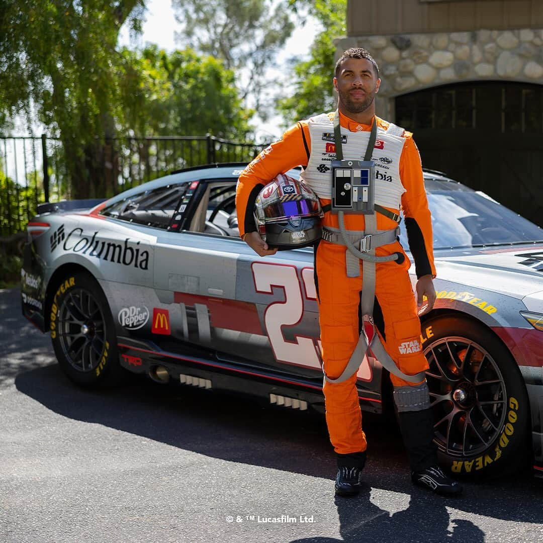 コロンビアのインスタグラム：「This Sunday @bubbawallace and @23xiracing prepare to jump to lightspeed in the Columbia No.23 “X-wing” Toyota Camry TRD at the @nascar season finale. See the inspiration behind the car at Columbia.com/StarWars. The Force will be with you, always.」