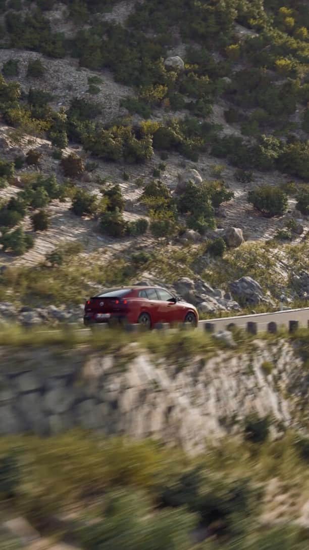 BMWのインスタグラム：「Sports Activity Calmness.   The first-ever BMW iX2. 100% electric. #THENEWiX2 #BMWiX2 #BMW #BMWi #BMWElectric __ BMW iX2 xDrive30: Combined power consumption: 17.7–16.3 kWh/100 km. Combined CO2 emissions: 0 g/km. Electric range: 417–449 kilometers. All data according to WLTP. Further info: www.bmw.com/disclaimer」