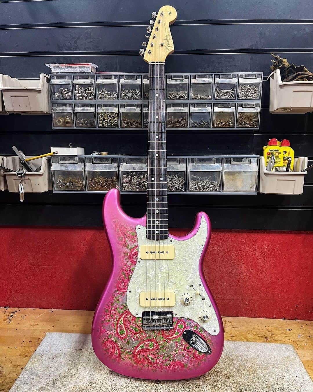 Fender Guitarのインスタグラム：「This striking dual P-90 Paisley Strat from @levi_perry is sure to turn heads. Would you rather have a @fendercustomshop Paisley Tele or Strat? #Straturday」