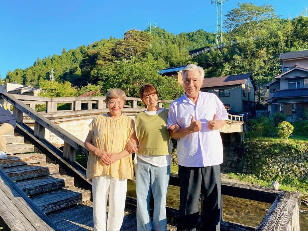 平祐奈さんのインスタグラム写真 - (平祐奈Instagram)「🐟🩵💚  おはようございます☀️ 3連休はいかがお過ごしですか?  私はついに #NOISESOFF が開幕してパワフルでいつも以上にエネルギッシュな日々を過ごしております！🕺🩷  そして本日のお昼1時25分から 東海テレビ『我が家の夢 ~WRCと恋のかけ橋~』 放送です！2年ぶりに帰ってきた大津家、あかりはどう成長しているのか⁉︎今回も豊田の魅力たっぷりでお届けします  心温まるお話になっているのでぜひぜひ ほっこりご覧ください♡  放送後に見逃し配信もあるよーー！  ほいじゃ！まったねーーー！！！ #我が家の夏 #イッセー尾形 さん #藤田弓子 さん #中川大輔 さん #吉田ウーロン太 さん」11月5日 9時00分 - yunataira_official