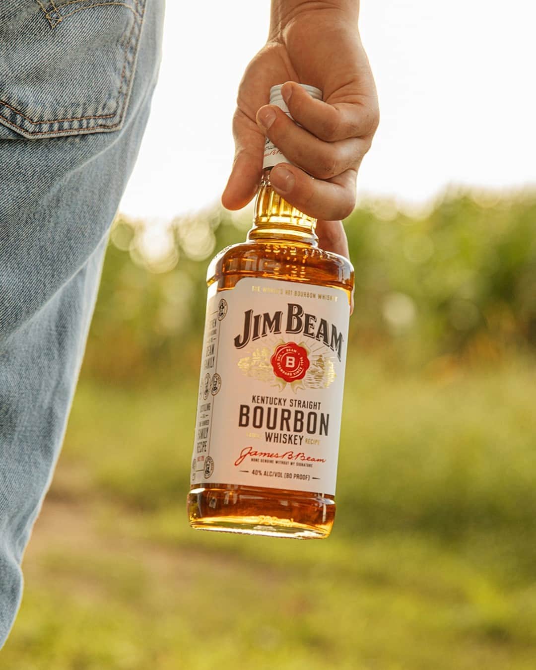 Jim Beamのインスタグラム：「Before we fall back, let’s share a drink.」