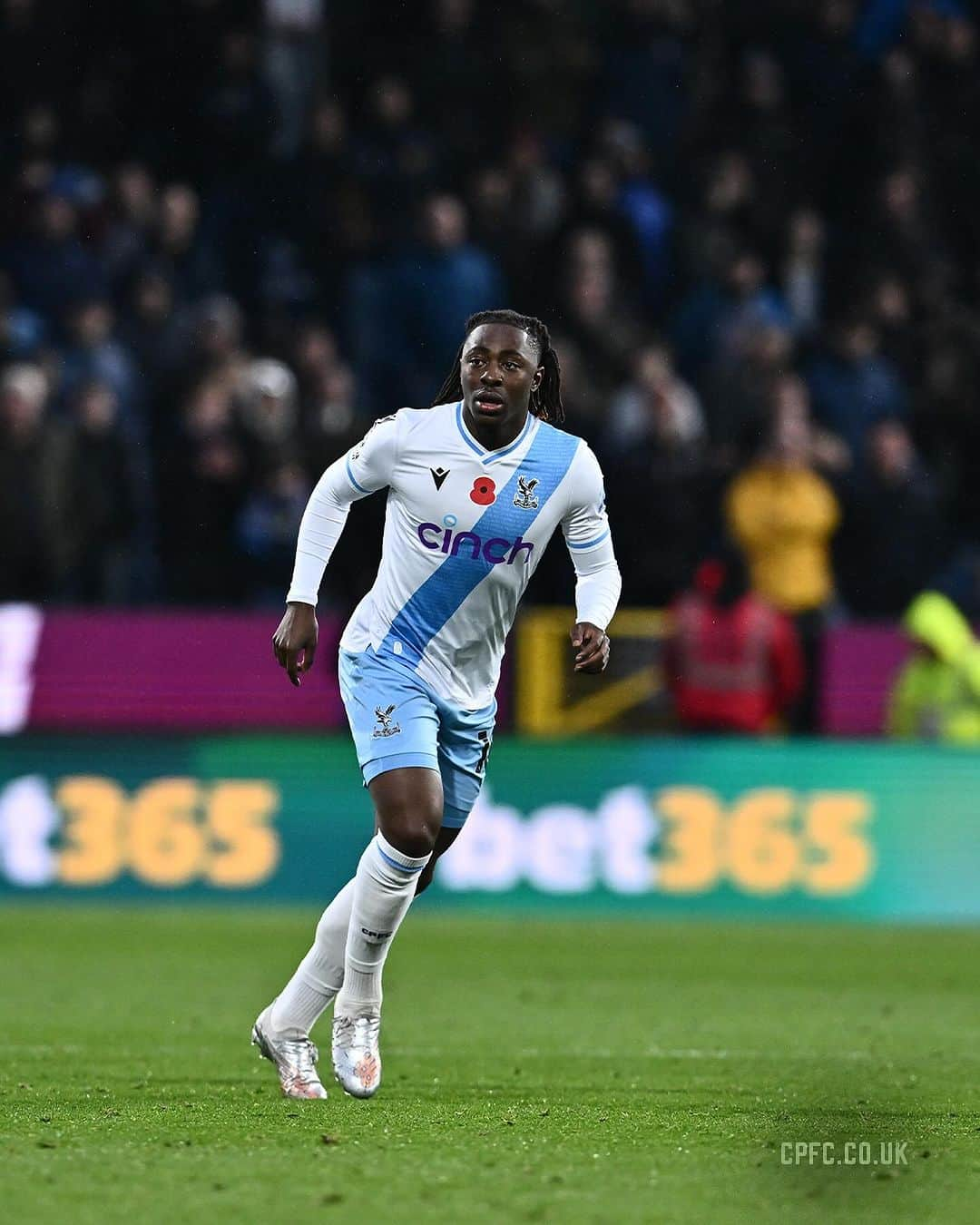 クリスタル・パレスFCのインスタグラム：「Where he belongs 🥰  #CrystalPalace #PremierLeague #Eze」