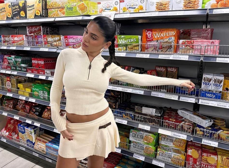 FRANKIES BIKINISのインスタグラム：「snack break」