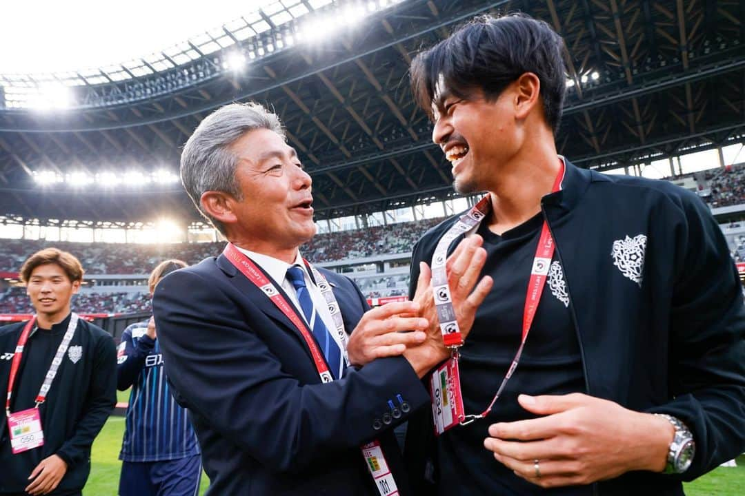 アビスパ福岡さんのインスタグラム写真 - (アビスパ福岡Instagram)「2023ＪリーグYBCルヴァンカップ 🏆優勝🏆  アビスパ福岡に関わるすべての皆様‼️ おめでとうございます✨㊗️  やりましたー🙌  #アビスパ福岡」11月5日 12時44分 - avispaf