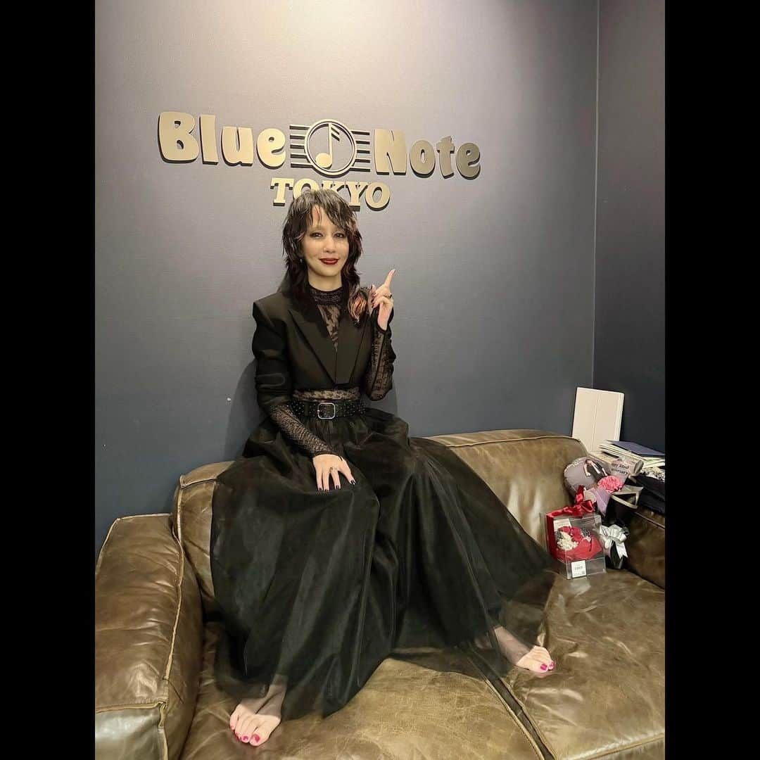 中島美嘉のインスタグラム：「. 昨日blue note ２日目 本当に楽しくて あっという間に 終わってしまいました、、、 またやりたいなぁ♡  来てくださった方 本当にありがとう ございました！  #bluenote #ブルーノート #2日目」