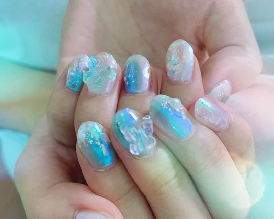 西原愛夏のインスタグラム：「nail🦋.*˚💎」