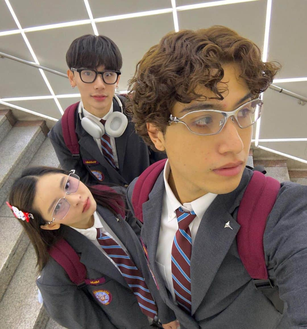 けみおさんのインスタグラム写真 - (けみおInstagram)「Hanging out in 渋谷 after Gentle High School 🏫 📕 ｡｡｡φ(ｰ｀ )ﾒﾓﾒﾓ･･･ﾎﾞｷｯ!!☆_/o(□｀;)!!  #GentleHighSchool  #gifted」11月5日 11時23分 - mmkemio