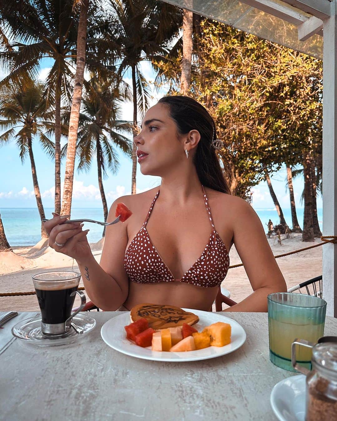 Katy Esquivelさんのインスタグラム写真 - (Katy EsquivelInstagram)「I was made for these kind of days 🌴🥥🌊 @coastboracay」11月5日 11時24分 - whatthechic