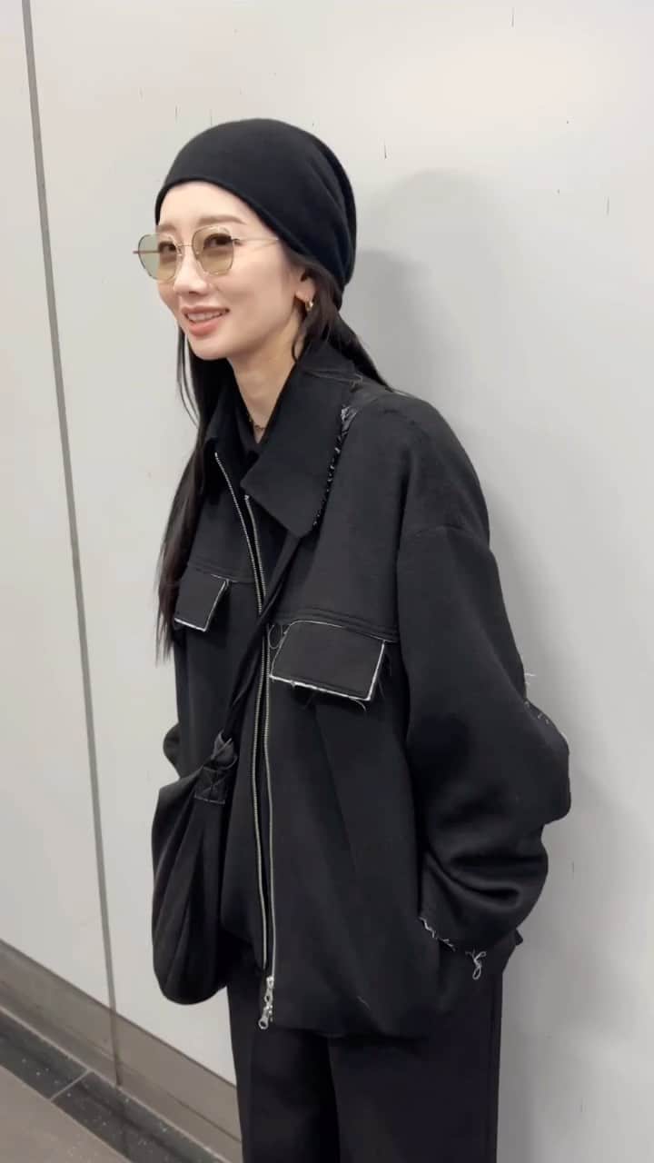 TOMOKAのインスタグラム：「@lpdgem.official  coming soonと着回し🔁 いつもの楽な服ばかりですが、参考になれば🙏 ちなみに前髪はいつもこの長さで 下ろしたりあげたりしてるだけです💇‍♀️」
