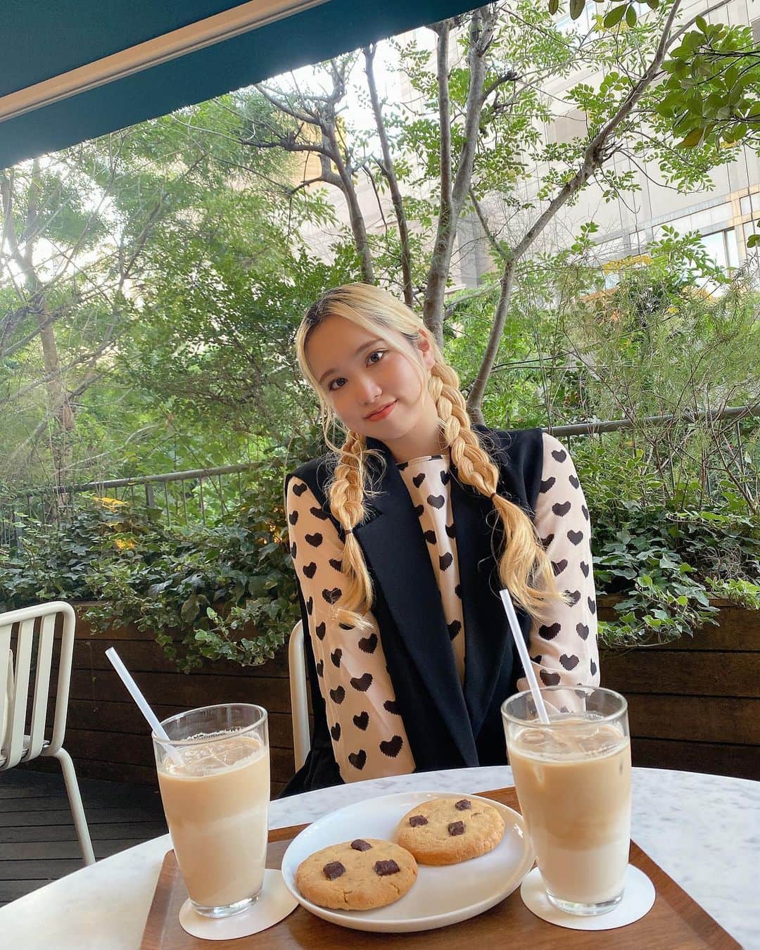 糸原沙也加のインスタグラム：「🍪🍪🥛 しょーもない話を聞いてくれる人すきだよ☕️」