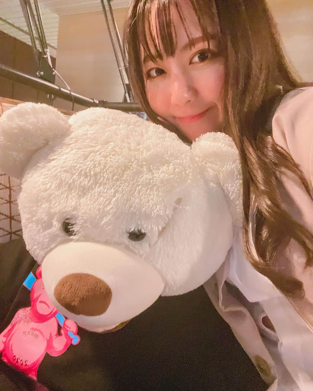 由井香織のインスタグラム：「🧸🩷 #moxy近所にあってカフェもバーもあるのでつい癒しと空間を楽しみに行ってしまう🤤 #大阪」