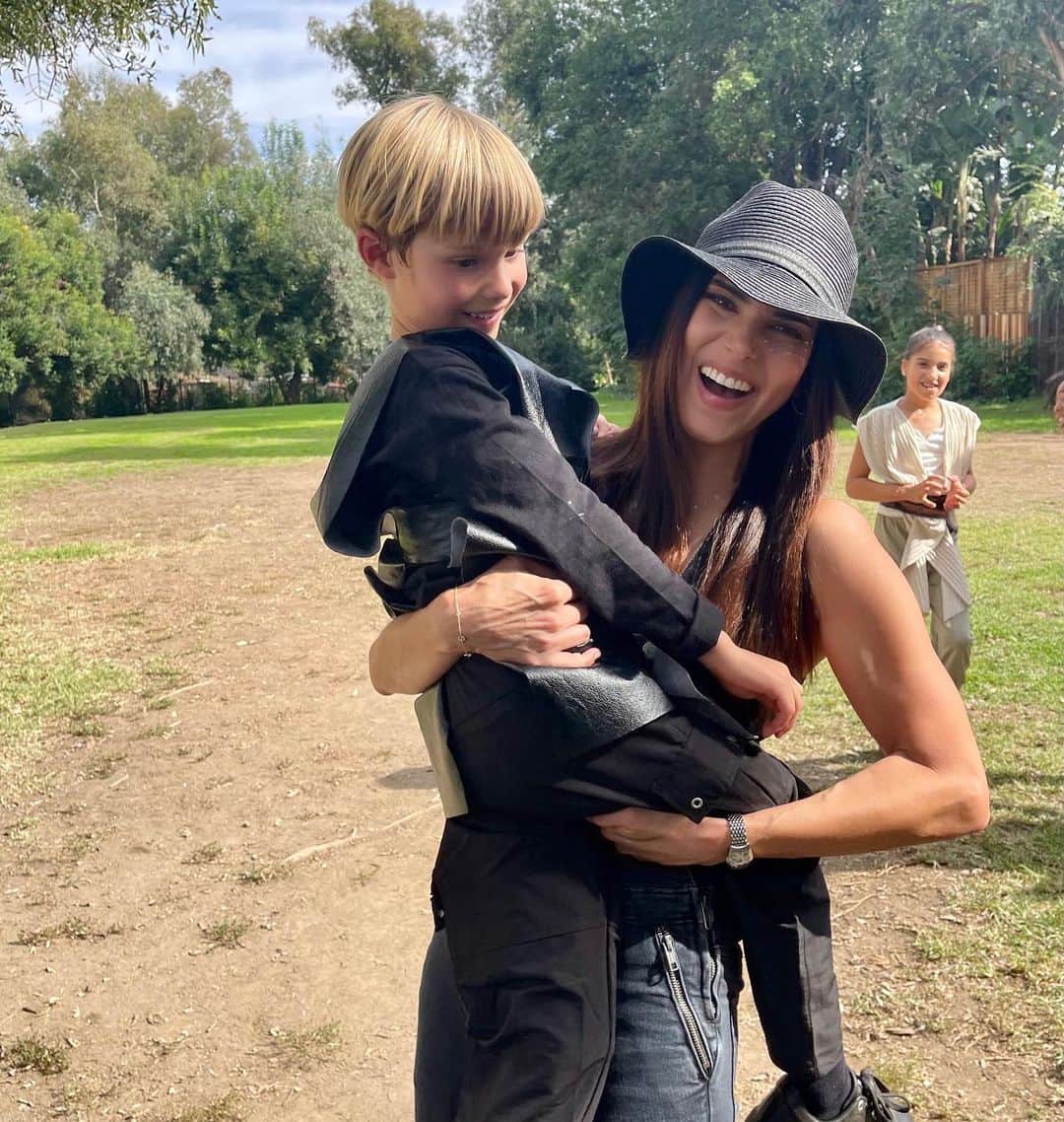 ロゼリン・サンチェスのインスタグラム：「How lucky am I?!!! Gracias Dios un millón de veces por esta vida tan bonita… por estos hijos tan especiales!!  Happy Birthday Dylan!」
