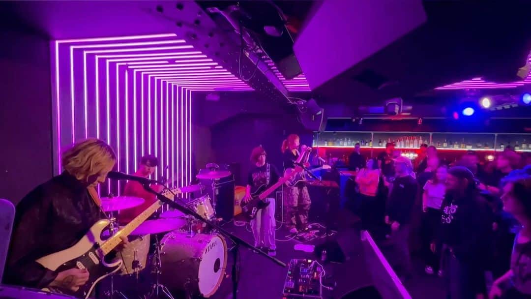 のインスタグラム：「Thank you Brighton, Mutations Festival🙌 Our UK tour 2023 is just started!!  Next ⇒⇒ 5.11 Haeven, London  We are waiting for your coming See you there~😉」