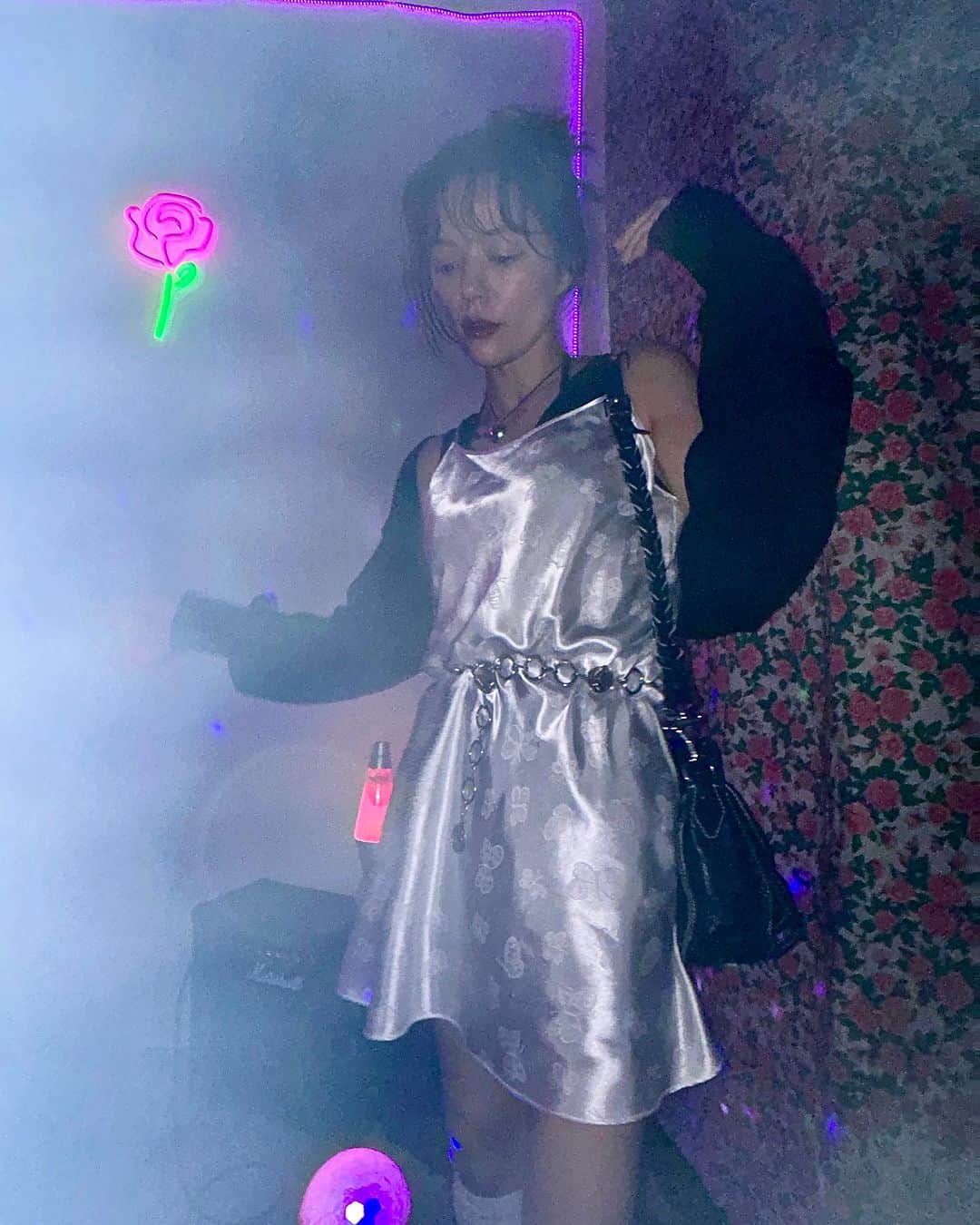 maya kibbel キベルまやさんのインスタグラム写真 - (maya kibbel キベルまやInstagram)「Extremely random photo dump. 🦋🪐🌼🍄💘 1. - 4. @sandymagazine x @rvcajapan party. 🪩 5. Finding raspberries in Japan = pure happiness. 🥹 6. Combini mirror selfies are always a must. 🤳🏻 7. New glasses. 🤓 8. しんちゃん & グミ love. 🩵」11月5日 12時18分 - mayakibbel