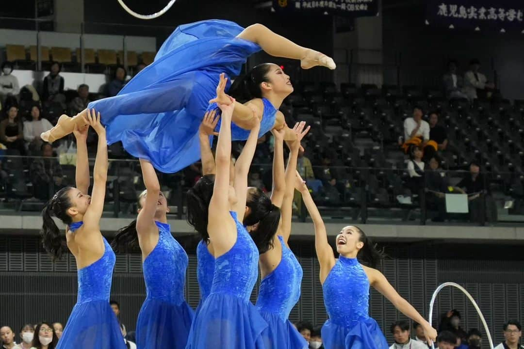 日本体操協会さんのインスタグラム写真 - (日本体操協会Instagram)「第76回全日本新体操選手権大会🇯🇵10/28-29  #フェアリージャパンPOLA 団体メンバーは、リボン3・ボール2の競技演技と、フープを取り入れたダンス演技を披露しました✨  #全日本新体操選手権 #2023RGALLJAPAN #新体操 #rhythmicgymnastics #男子新体操 #mensrhythmicgymnastics   @nanami_takenaka @ayuka19990927  @rinako422 @imaoka.rina322 @fuka._.1208  @chihana_1875 @hisan.__o @megumi.gumi」11月5日 12時18分 - gymnasticsjapan