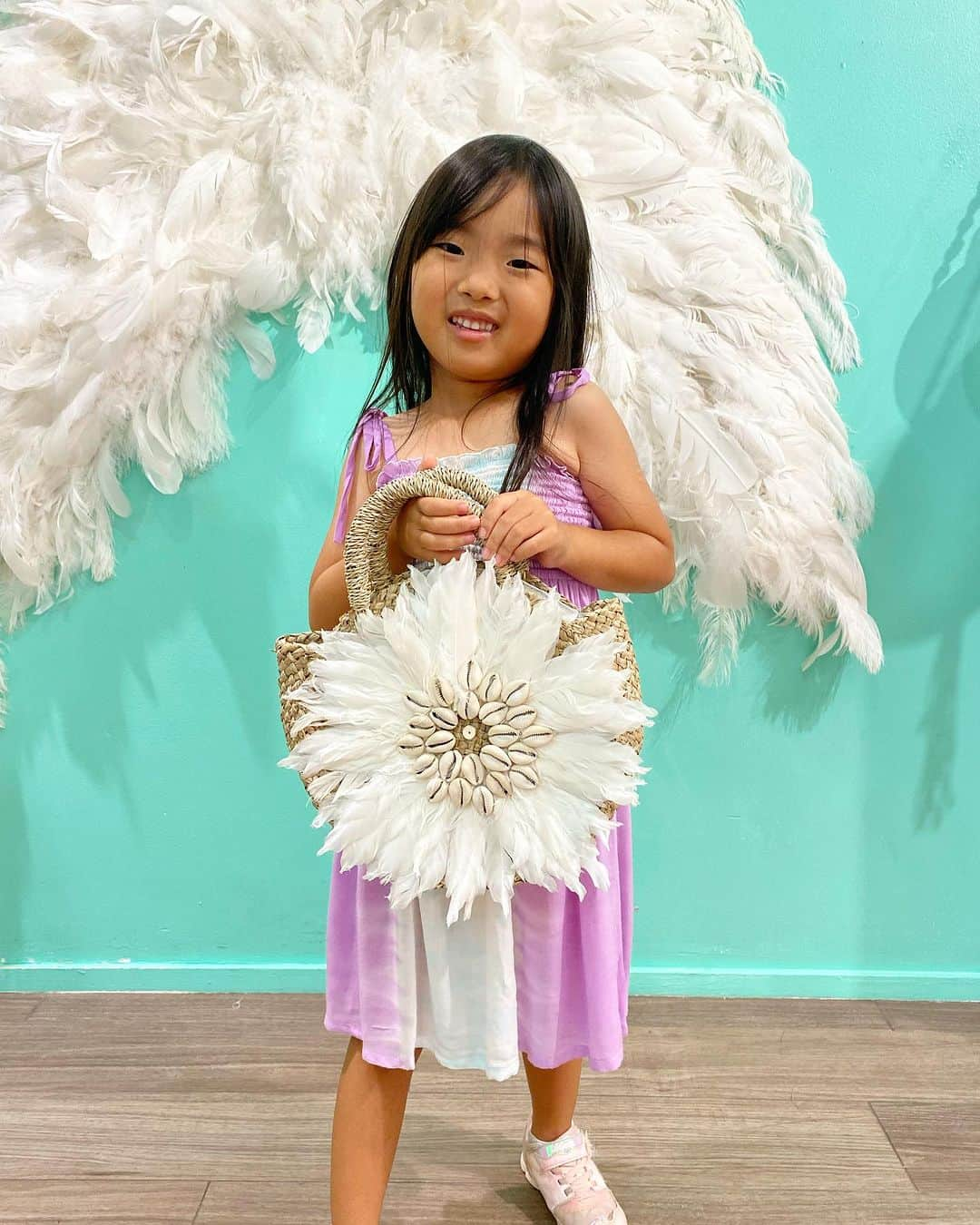 Angels By The Sea Hawaii Waikiki Based Boutiques ?Original clothing designed さんのインスタグラム写真 - (Angels By The Sea Hawaii Waikiki Based Boutiques ?Original clothing designed Instagram)「Kula Dress with 5 yrs old girl  自分でコーディネート組みました👧🏻  👗 Girl’s Kula Dress  in Bold @angelsbythesea  📸 @mayumi_hawaii 💕 📍 Sheraton Waikiki, Hawaii  @angelsbythesea has been Hawaii’s resort fashion brand based in Honolulu, Hawaii, since 2010. Please visit our online store 🌺www.angelsbytheseahawaii.com Owner Designer Nina Thai (Miss Waikiki) @nina_bythesea (日本語勉強中📚🙇🏻‍♀️) Please feel free to tag your pic for a chance to be featured!  ハワイのリゾートファッション、 エンジェルズバイザシー はミスワイキキである Nina Thai によって作られたハワイオリジナルファッションブランドです🌴日本語ウェブサイトはこちら www.angelsbytheseahawaii.jp  ハワイやリゾートファッションが好きな人は是非私達のアカウントをフォローして下さい🙌また私達の商品をポストする際にタグ付けしていただいたら私達からリポストされるチャンスがあります  #angelsbytheseahawaii #angelsbythesea #resortwear #hawaii #waikiki #matchingoutfits #matchymatchy #mommyandme  #ハワイ #ワイキキ #カイルア #ラニカイビーチ #シンプルコーデ #エンジェルズバイザシーハワイ #エンジェルズバイザシー #リゾートファッション #ハワイ限定 #リンクコーデ #家族コーデ #하와이스냅 #하와이허니문스냅」11月5日 12時12分 - angelsbythesea