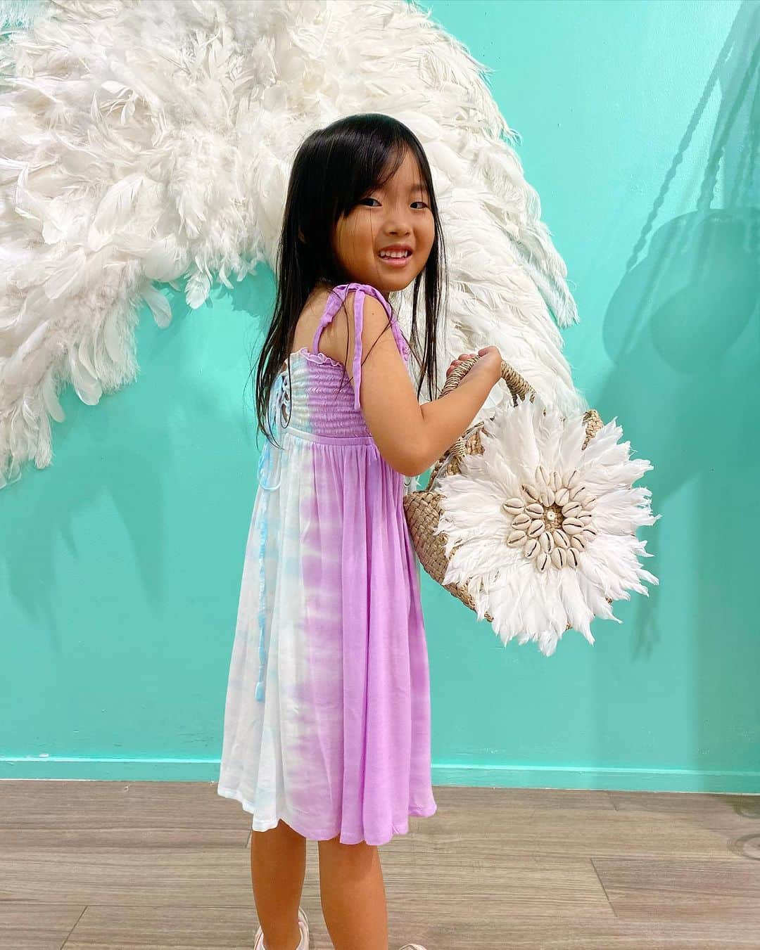 Angels By The Sea Hawaii Waikiki Based Boutiques ?Original clothing designed さんのインスタグラム写真 - (Angels By The Sea Hawaii Waikiki Based Boutiques ?Original clothing designed Instagram)「Kula Dress with 5 yrs old girl  自分でコーディネート組みました👧🏻  👗 Girl’s Kula Dress  in Bold @angelsbythesea  📸 @mayumi_hawaii 💕 📍 Sheraton Waikiki, Hawaii  @angelsbythesea has been Hawaii’s resort fashion brand based in Honolulu, Hawaii, since 2010. Please visit our online store 🌺www.angelsbytheseahawaii.com Owner Designer Nina Thai (Miss Waikiki) @nina_bythesea (日本語勉強中📚🙇🏻‍♀️) Please feel free to tag your pic for a chance to be featured!  ハワイのリゾートファッション、 エンジェルズバイザシー はミスワイキキである Nina Thai によって作られたハワイオリジナルファッションブランドです🌴日本語ウェブサイトはこちら www.angelsbytheseahawaii.jp  ハワイやリゾートファッションが好きな人は是非私達のアカウントをフォローして下さい🙌また私達の商品をポストする際にタグ付けしていただいたら私達からリポストされるチャンスがあります  #angelsbytheseahawaii #angelsbythesea #resortwear #hawaii #waikiki #matchingoutfits #matchymatchy #mommyandme  #ハワイ #ワイキキ #カイルア #ラニカイビーチ #シンプルコーデ #エンジェルズバイザシーハワイ #エンジェルズバイザシー #リゾートファッション #ハワイ限定 #リンクコーデ #家族コーデ #하와이스냅 #하와이허니문스냅」11月5日 12時12分 - angelsbythesea