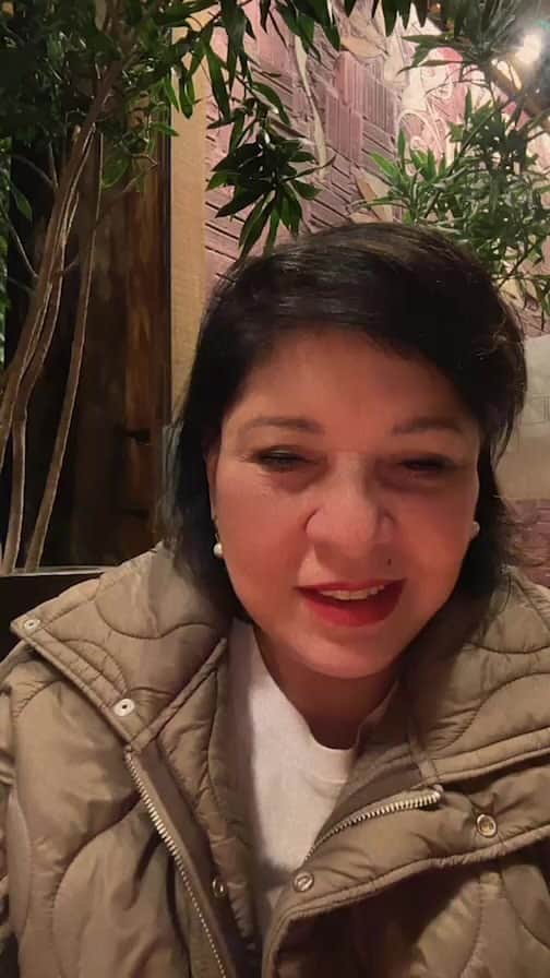 Roberta Mirandaのインスタグラム：「Só vai ficar aqui um pouquinho depois retiro grata por mais de 5 mil pessoas aqui  Afinal foram pegas de surpresa kkkk」