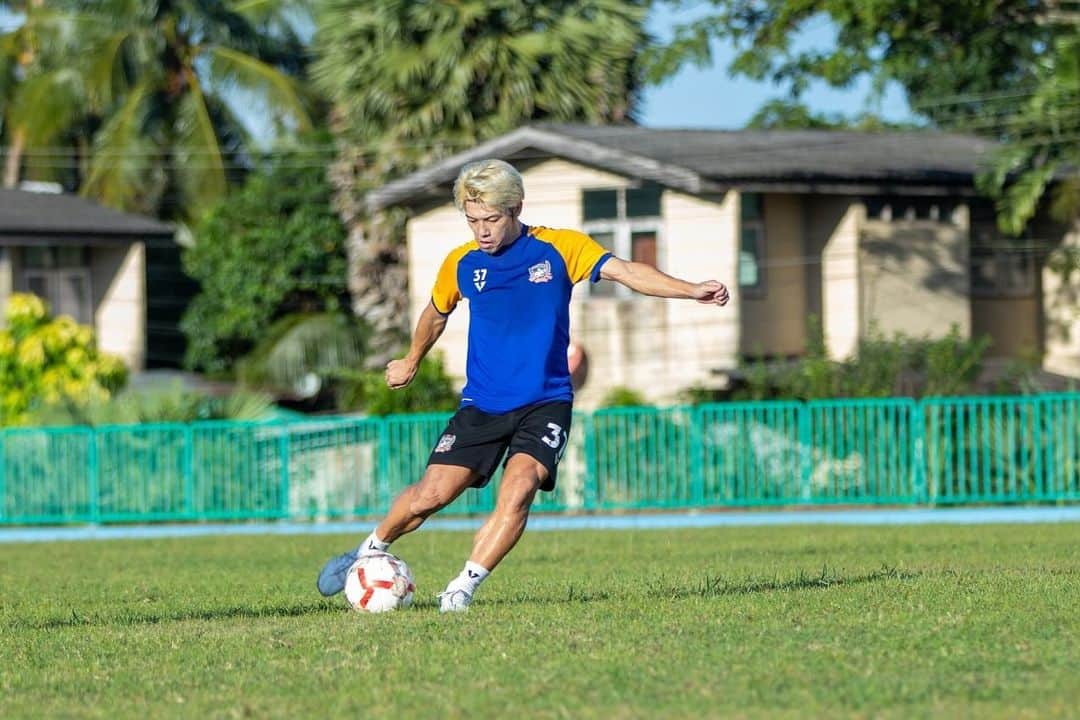 馬場悠企さんのインスタグラム写真 - (馬場悠企Instagram)「I'm having a good time. 😁💯  #thaileague2 #suphanburi #voltofficial #no37 #japan #asia #footballplayer  #football #soccer #life #enjoy #training #youtube」11月5日 12時24分 - yuki_bamba32