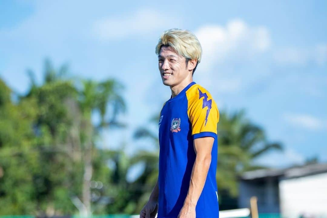 馬場悠企のインスタグラム：「I'm having a good time. 😁💯  #thaileague2 #suphanburi #voltofficial #no37 #japan #asia #footballplayer  #football #soccer #life #enjoy #training #youtube」