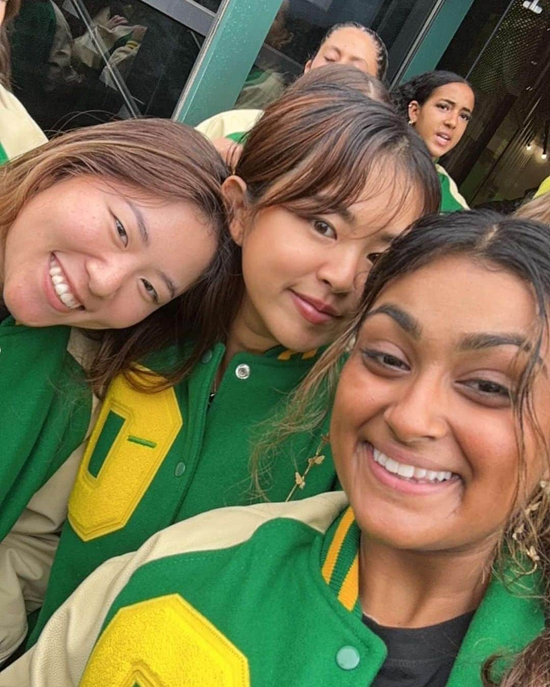 長野未祈さんのインスタグラム写真 - (長野未祈Instagram)「Home is where the field is 🏈 🦆 💛🍂 🍁 🌧️ #goducks #uowomeninflight #感謝」11月5日 12時29分 - minorinagano