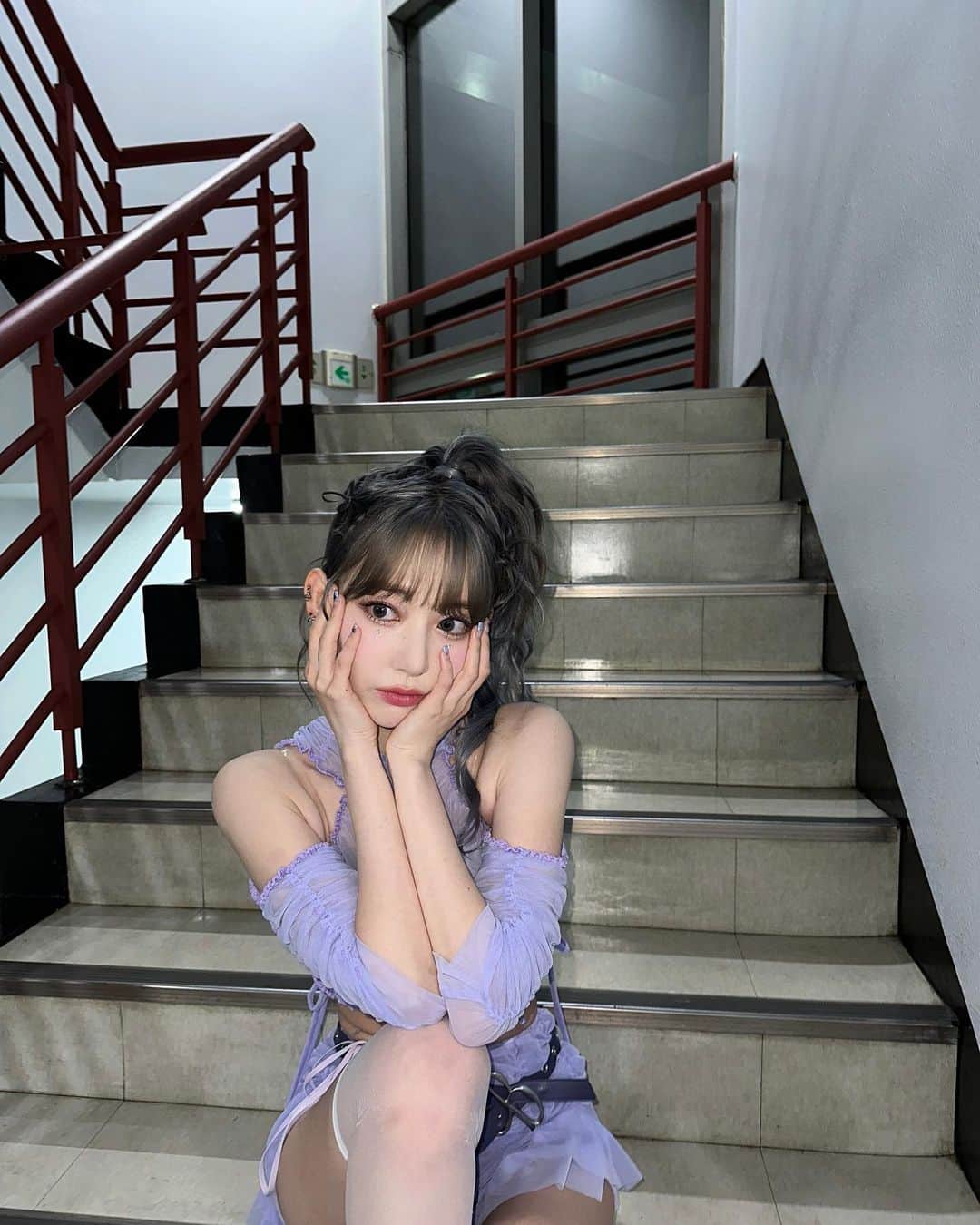 宮脇咲良のインスタグラム：「Perfect night 활동 모음집 pt1💜」
