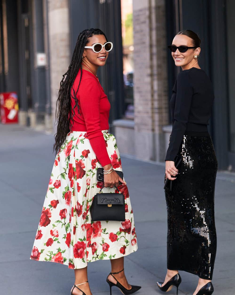 NYFW（ニューヨークファッションウィーク）のインスタグラム：「#Streetstyle at #CarolinaHerrera SS24」