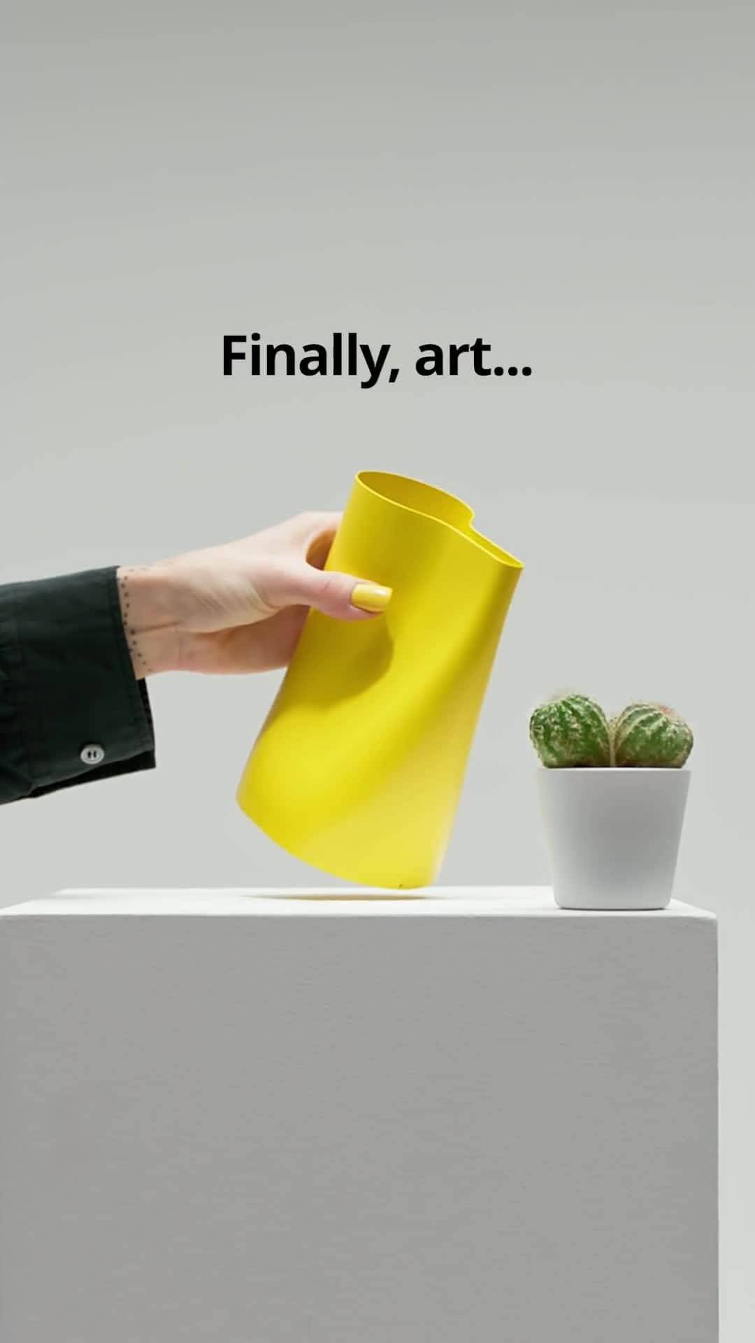 IKEA USAのインスタグラム：「The beautiful CHILIFRUKT vase will have your plants and your wallet thanking you. Shop now at the link in bio.」