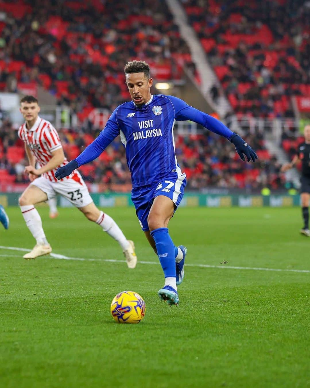 カラム・ロビンソンのインスタグラム：「Solid point away from home 👊🏽💙 #CardiffCity」