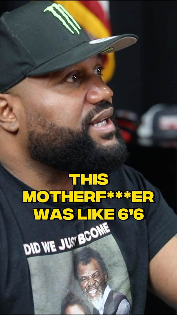 クイントン・ジャクソンのインスタグラム：「Did @rampage4real dodge a bullet here? 🤔  🎧 Hear the Full Story on Episode 2 of The HJR Experiment - LINK IN BIO  #hjrexperiment #rampagejackson #yakuza #mma #podcast」