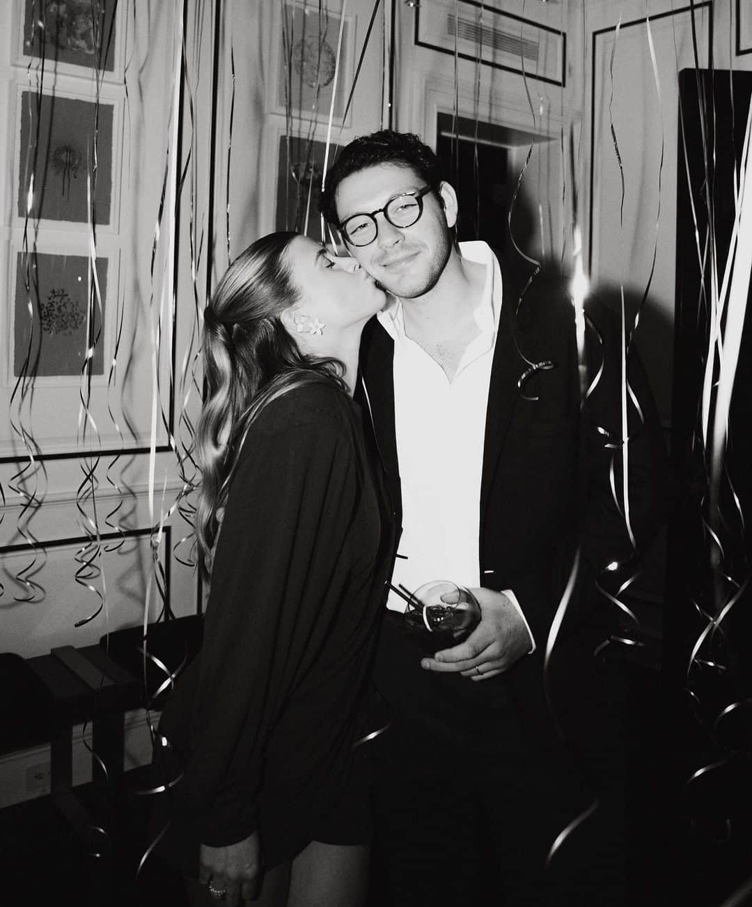 ソフィア・リッチーのインスタグラム：「Celebrating my EG 🐧🖤」