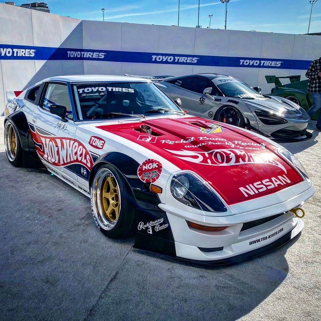 塚本奈々美さんのインスタグラム写真 - (塚本奈々美Instagram)「🇺🇸A new step forward for TONE TOOLS has begun. We exhibited at the SEMA SHOW held in Las Vegas and successfully completed the event.  TONE USA has started its activities in earnest to have TONE TOOLS recognized in the United States!  🇧🇷mais um grande paço para TONE TOOLS marca de ferramentas made in Japan. Nós participarmos no evento SEMA SHOW em Las Vegas, daqui começa a nossa estória nos Estados Unidos.  Vamos lá!!  🇯🇵セマショー、無事終えました！ TONE工具の新たなチャレンジが始まりました。 こうしてスタートからご一緒できることを嬉しく思います♪  これからもTONE工具&塚本ナナミのアメリカチャレンジの応援をどうぞよろしくお願いします🙌 ・ ・ ・ ・ ・ #semashow  #tonetools #madeinjapan  #pilotabrasileira  #driftqueen」11月5日 4時07分 - tsukamotonanami