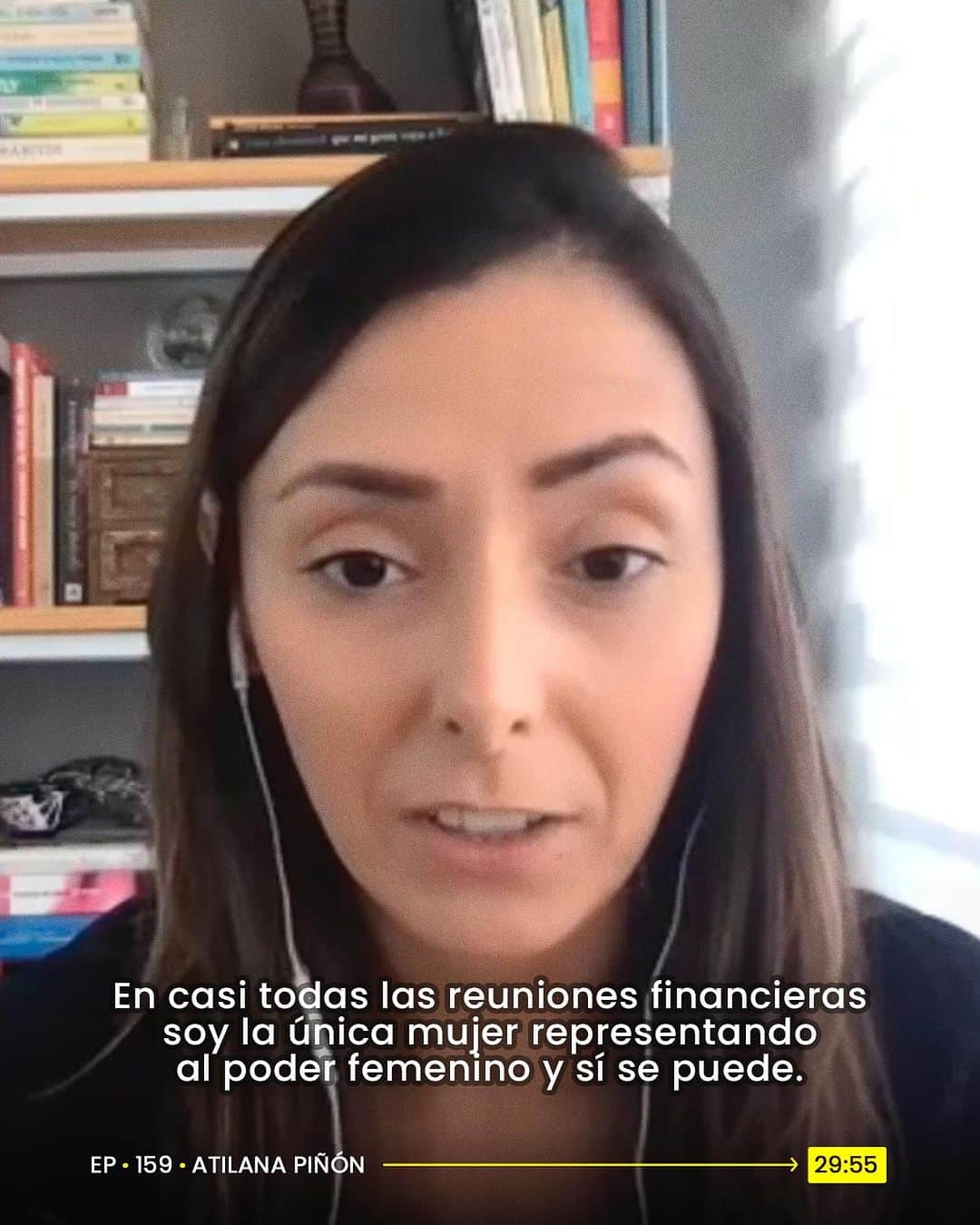 Erika De La Vegaさんのインスタグラム写真 - (Erika De La VegaInstagram)「Atilana Piñon creó @retorna.app con un propósito: ser la mano amiga de todos los migrantes. En este episodio nos cuenta cómo decidió buscar una solución a esta necesidad que no solo ella atravesaba, sino también miles de venezolanos en el exterior al momento de enviar dinero a sus familiares en Venezuela.  Escucha esta historia de emprendimiento en todas las plataformas de audio: spotify, google podcasts, apple podcasts, amazon music y en mi canal de youtube.  #ErikaDeLaVega #podcast #retorna #remesas #venezolanos」11月5日 4時14分 - erikadlvoficial