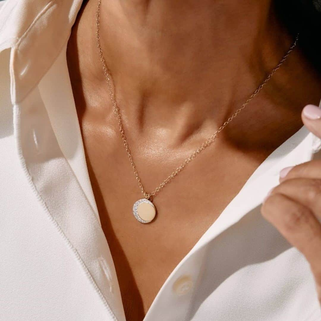 アレックスアンドアニのインスタグラム：「The perfect gift for the women in your tribe 💫  The crescent moon symbol is associated with feminine energy in contrast to the sun, which boasts masculine energy. In many cultures, goddesses are associated with the moon, acting as protectors and nurturers of children and childbirth.   Meaningful gifts for everyone on your list, and now 40% OFF. Tap to shop!   #feminine #feminineenergy #crescentmoon #moonjewelry #alexandani #blackfridaysale #blackfriday2023」