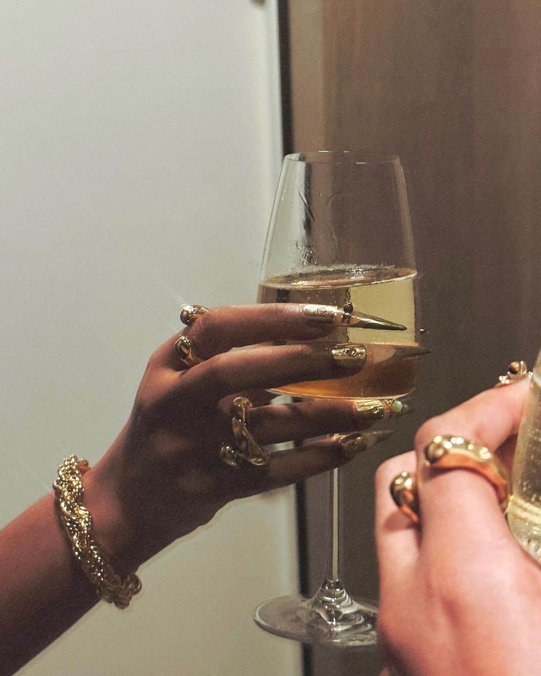 Cosmopolitanのインスタグラム：「This is called “being on your third glass of wine and thinking you’re creating art” and I love it. 🍷  #rg @theestallion」