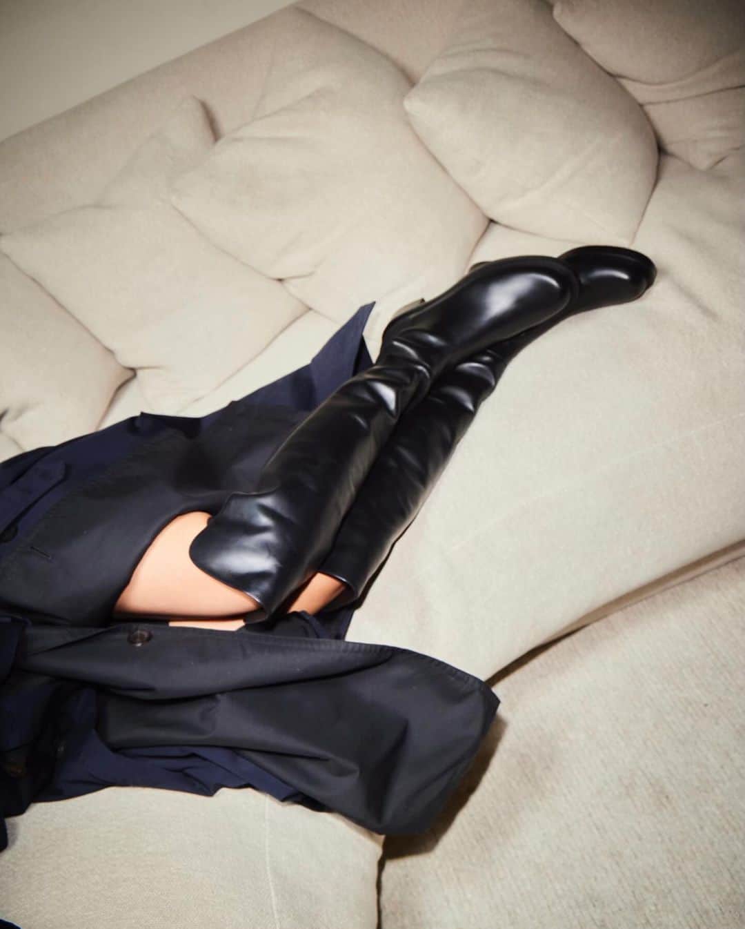 キム・カーダシアンさんのインスタグラム写真 - (キム・カーダシアンInstagram)「me and my 5050 boots @stuartweitzman #swpartner」11月5日 5時15分 - kimkardashian